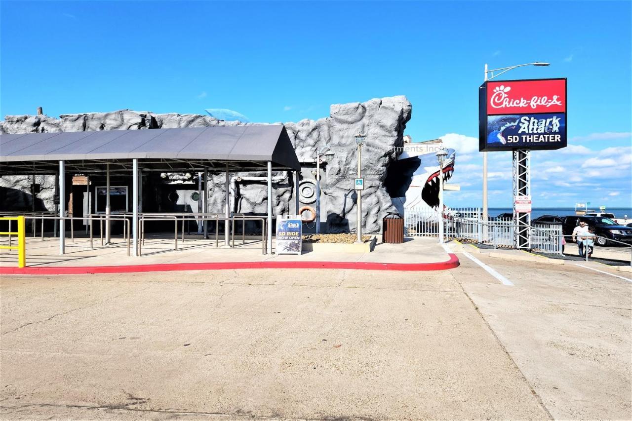 Casaazul: Beachfront Couples Retreat Near Pleasure Pier Galveston Exterior photo
