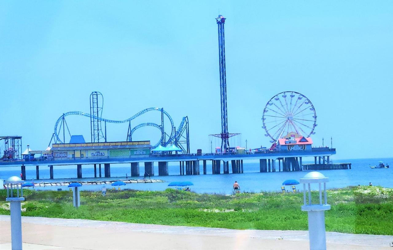 Casaazul: Beachfront Couples Retreat Near Pleasure Pier Galveston Exterior photo
