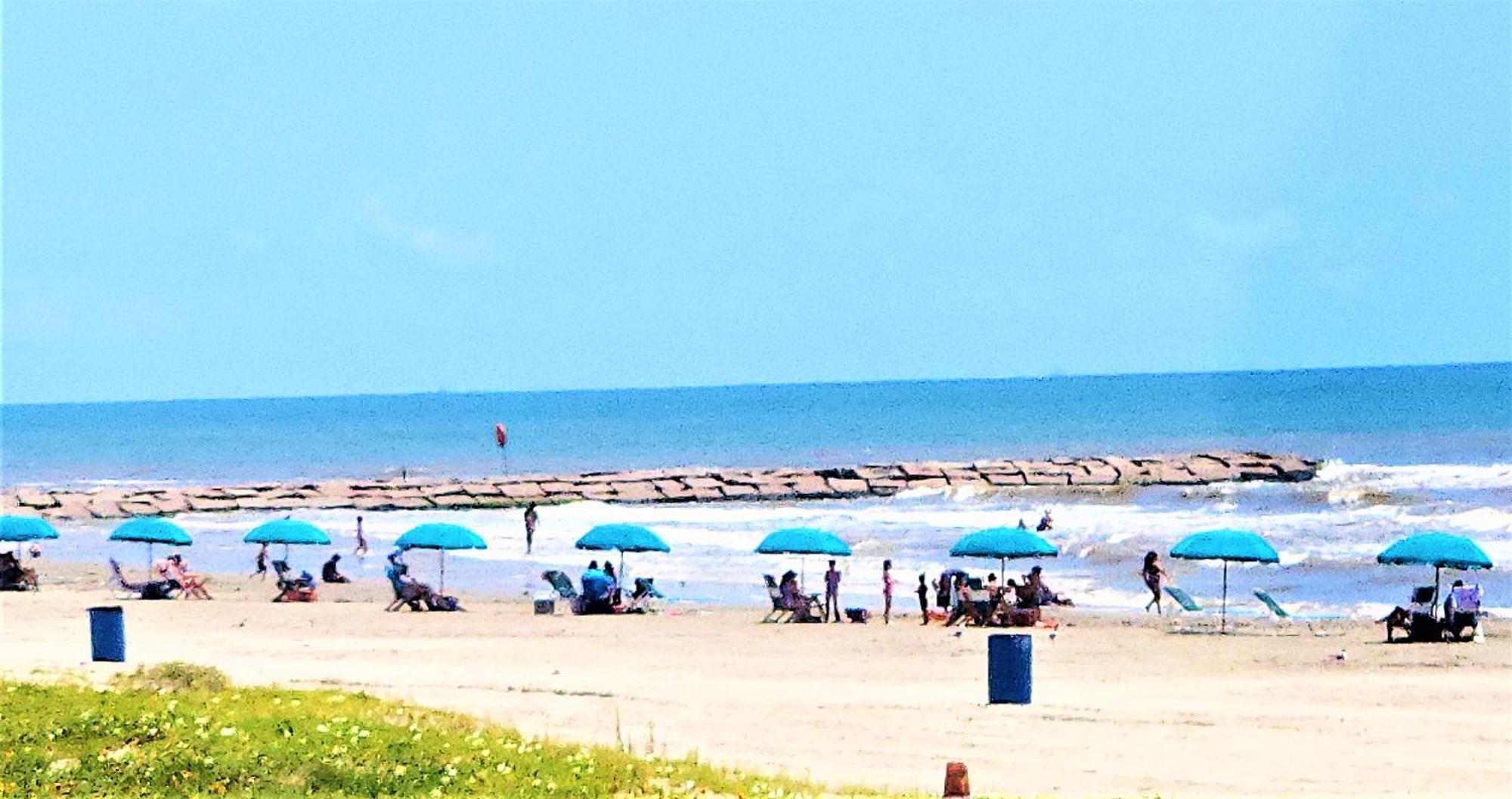 Casaazul: Beachfront Couples Retreat Near Pleasure Pier Galveston Exterior photo